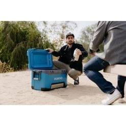 Igloo BMX Cooler 49L -Franklin Outlet Store BCF 624162 07 hi res